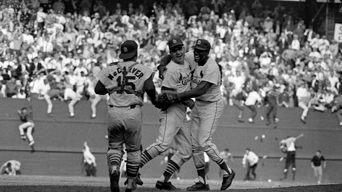 Baseball world mourns death of Cardinals legend Bob Gibson