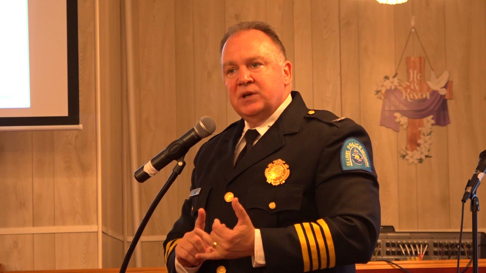 St. Louis Metropolitan Police Chief Robert Tracy signs new multi-year employment agreement