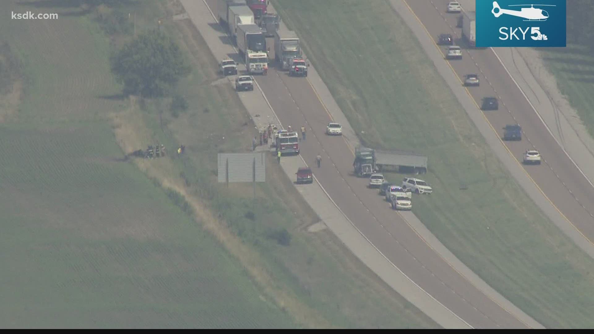 Traffic Stretch of I64 closed in Illinois after accident