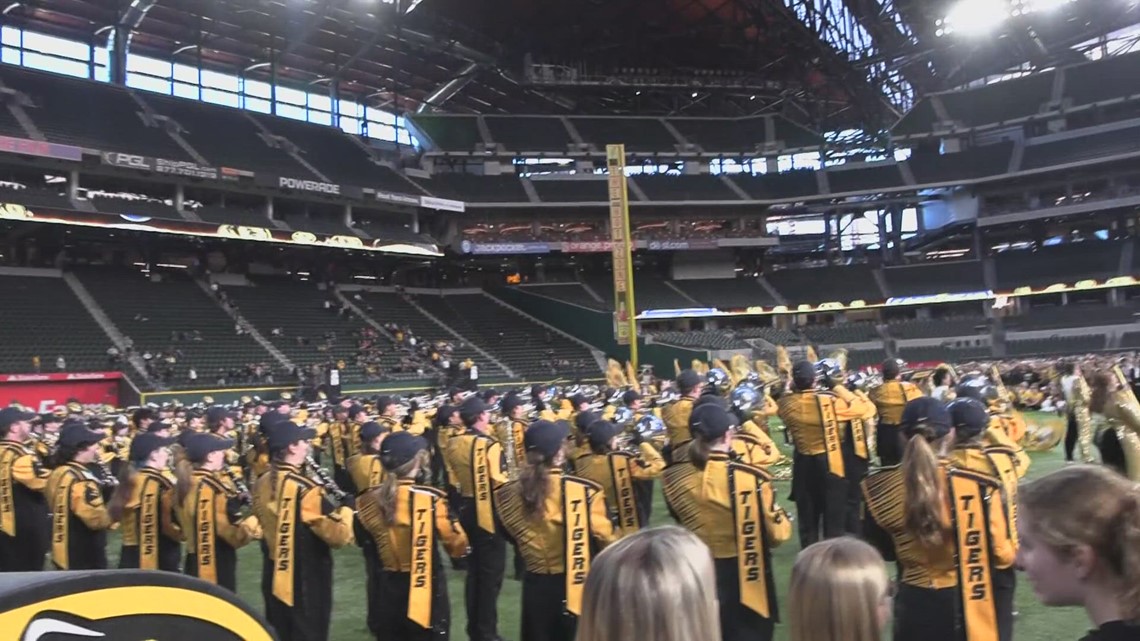 Mizzou fans participate in alumni tailgate at Cotton Bowl Classic