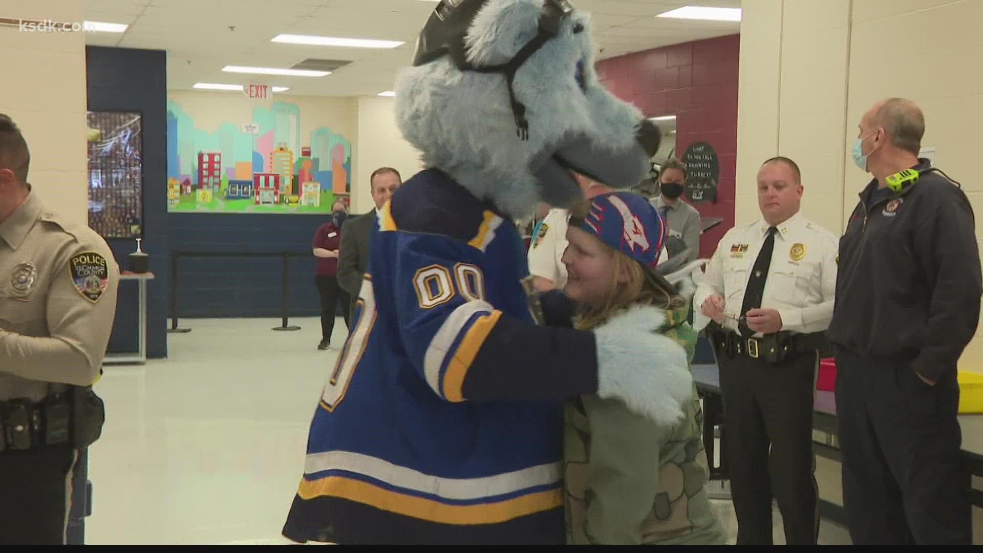 Louie - St. Louis Blues Mascot - Fun 4 STL Kids