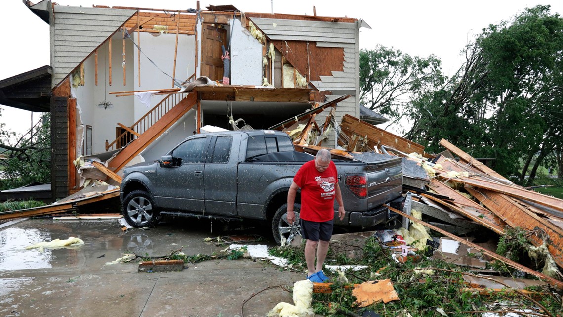 Tornadoes hit Kansas City area causing some injuries | ksdk.com