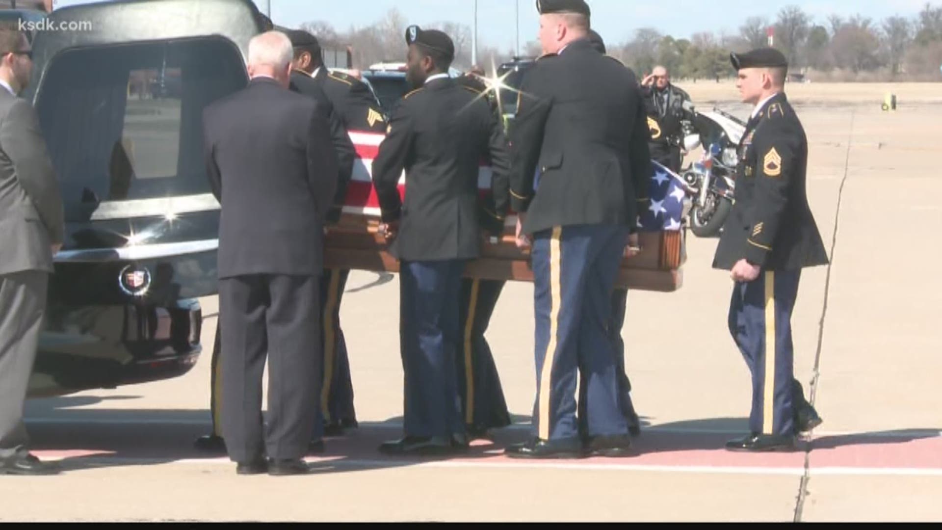 It was a hero's welcome tonight for two soldiers killed in the same car accident in Kuwait.