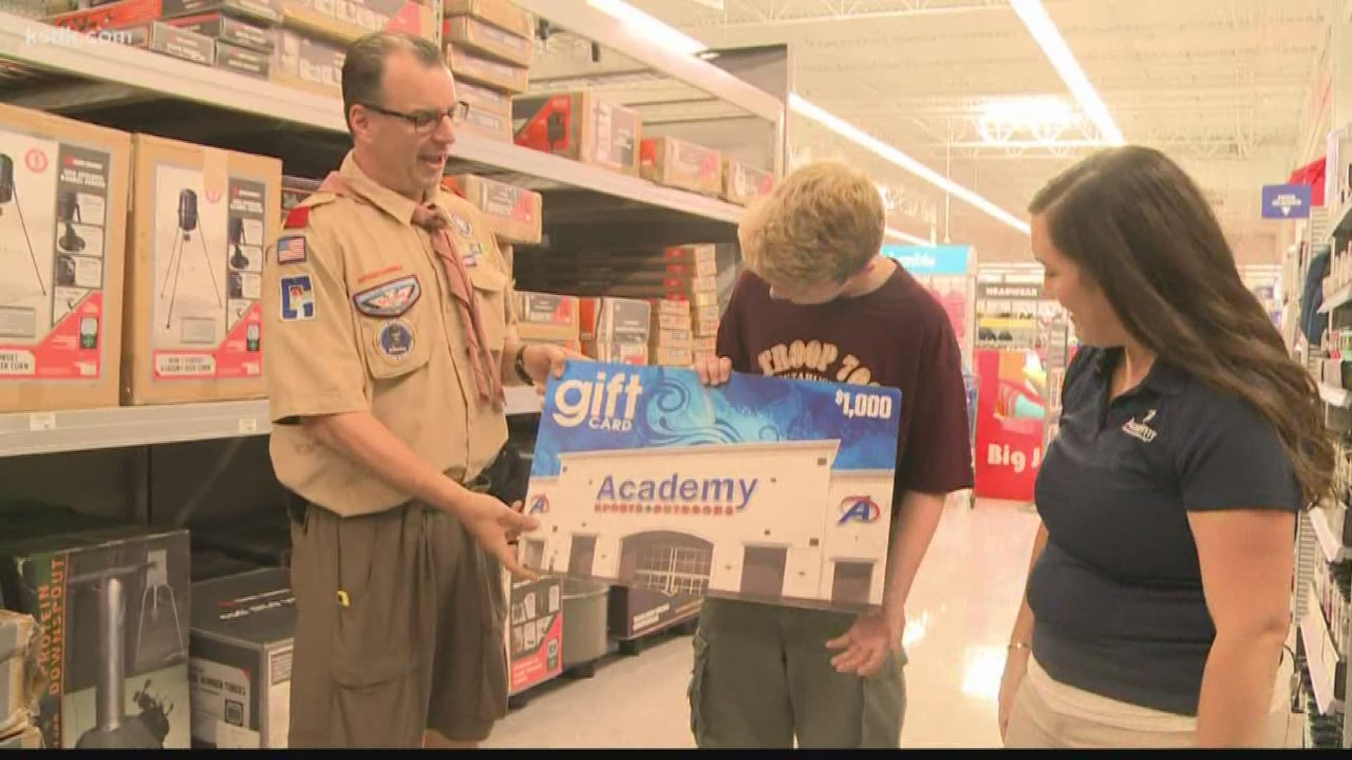 Boy scouts that had its trailer stolen with all its camping gear inside is getting some help from the community.
