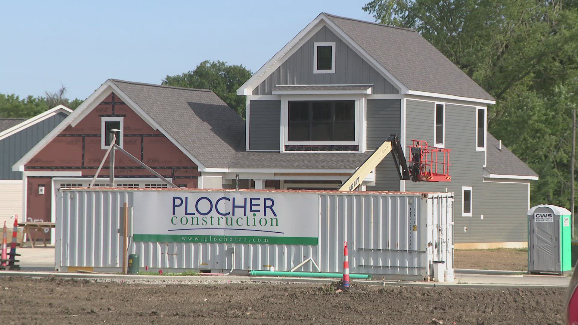 An East St. Louis nonprofit is nearly finished with the construction of 20 new homes near Jones Park.