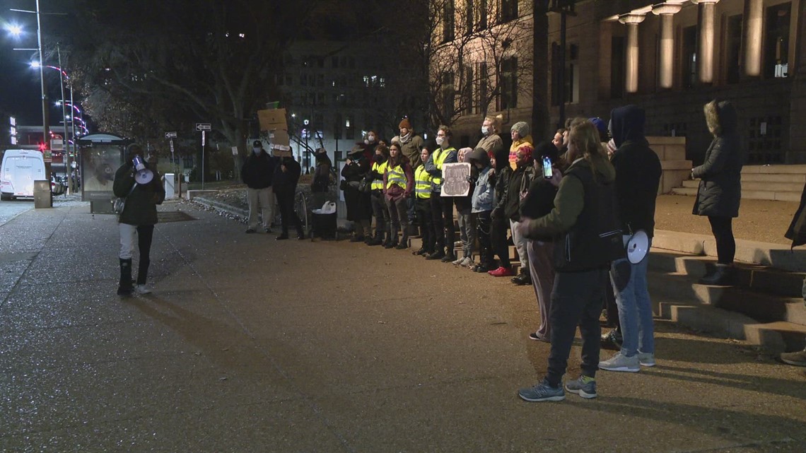 Rally held outside St. Louis City Hall for homeless - Vimarsana News