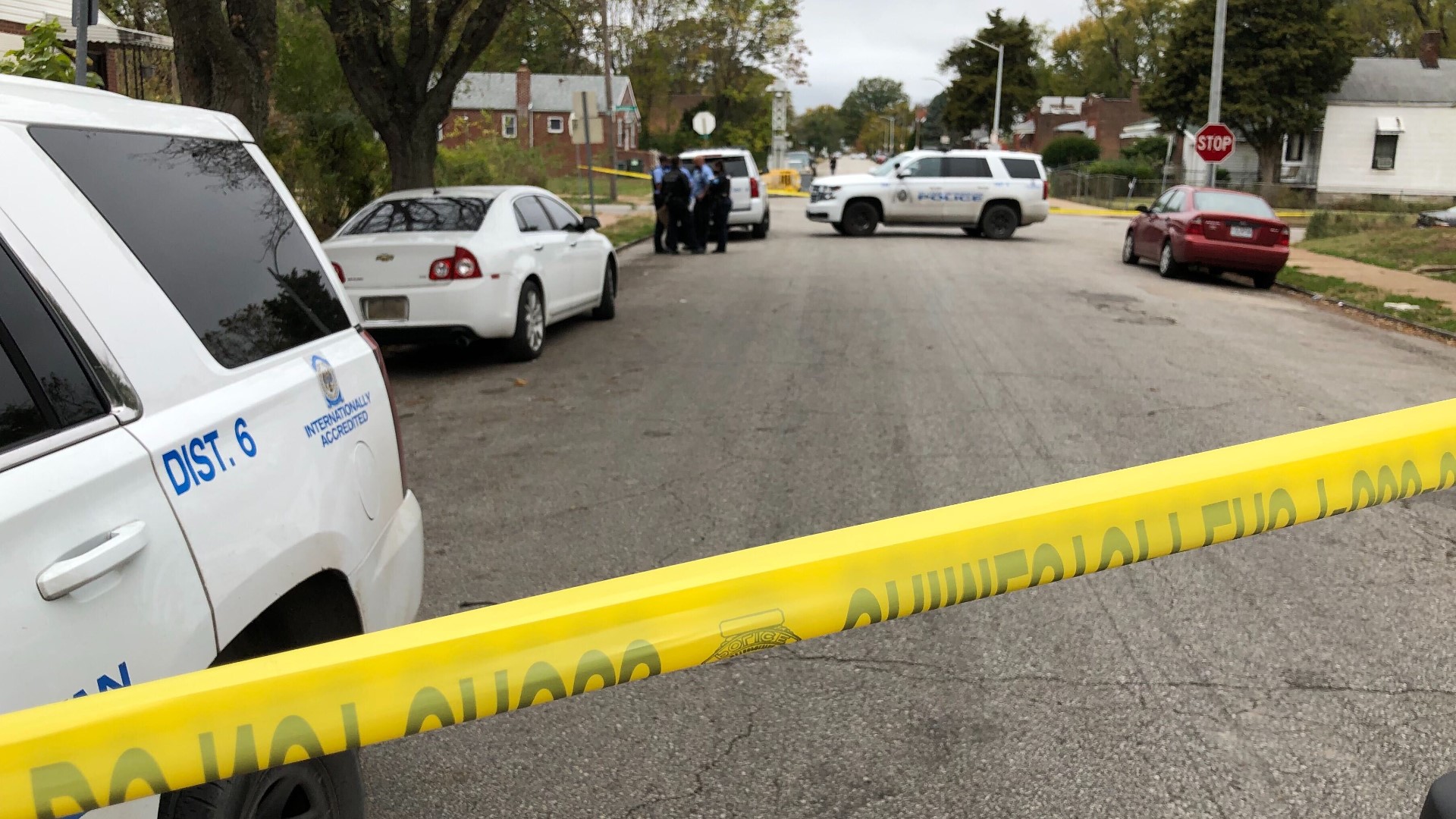Teen girl found with multiple gunshot wounds in St. Louis | ksdk.com