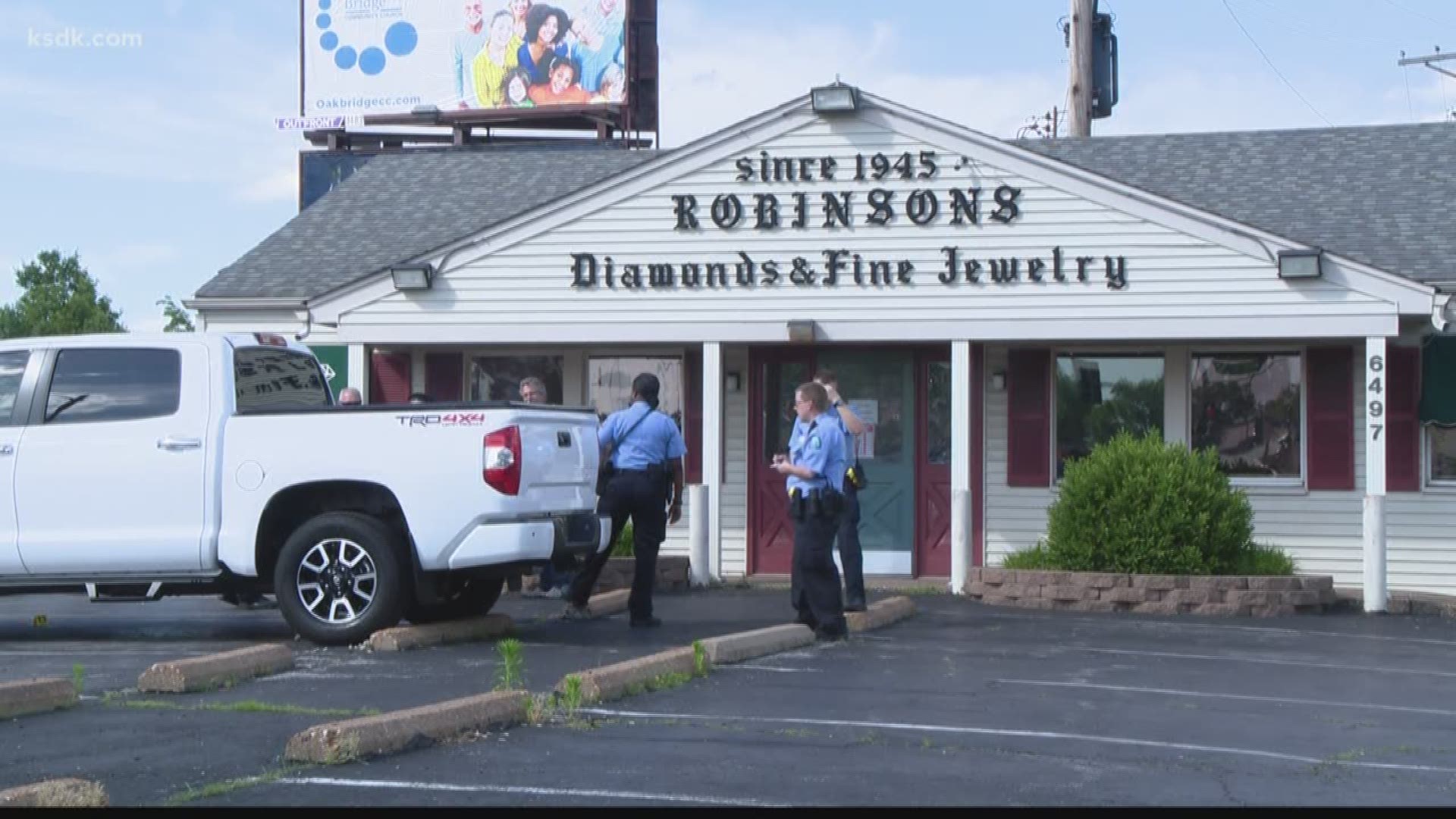 Police responded to calls for shots fired and an attempted holdup at around 3:45 at Robinson Jewelry Company.