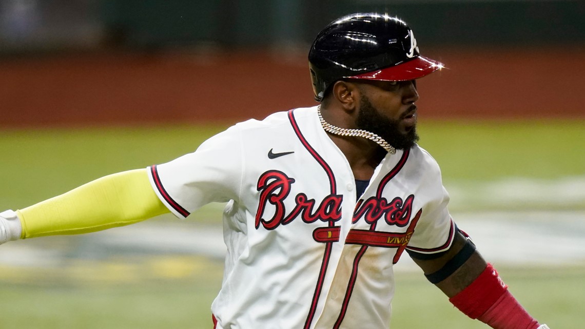 Braves bring back Marcell Ozuna