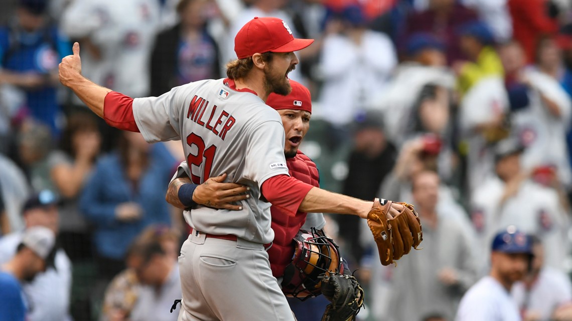 Molina, DeJong homer off Kimbrel in 9th, Cards beat Cubs 9-8