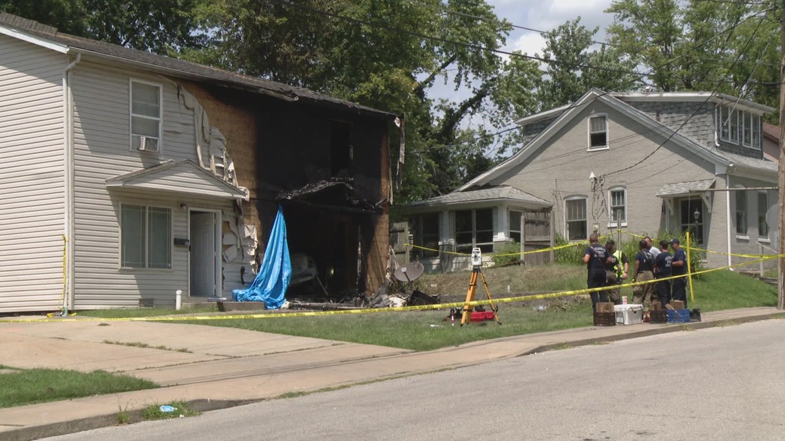 Man arrested, 2 killed in intentional car crash, Belleville police say ...