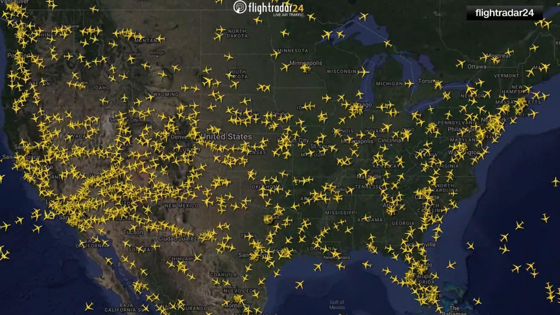 Time-lapse from Flightradar24 shows a dip in U.S. air traffic from midnight to 10 a.m. ET. A tech outage caused several airlines to call for a ground stop.