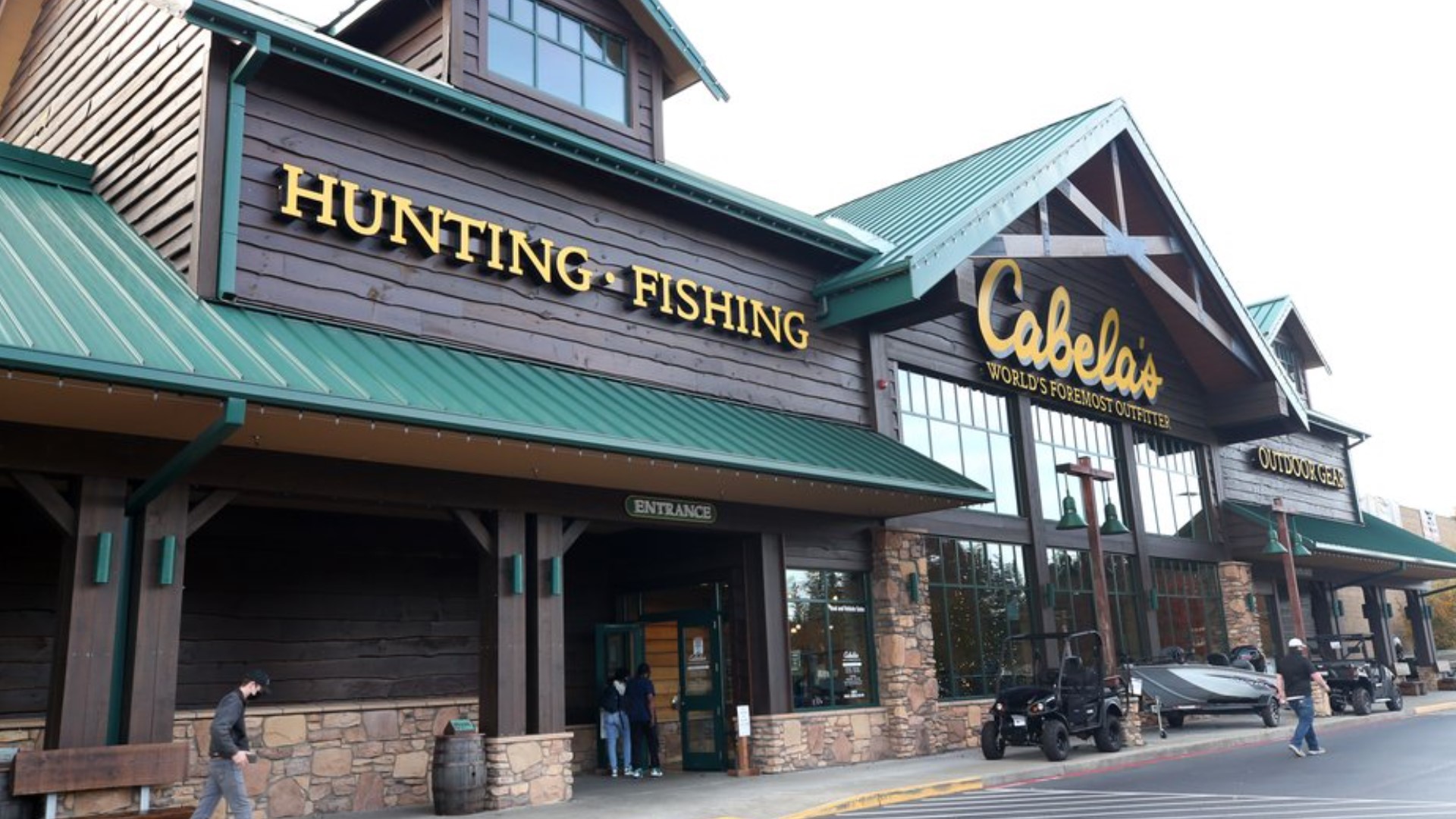 Hazelwood Cabela's Manager Jennifer Anderson tells 5 On Your Side about some of the incentives to shop in person.