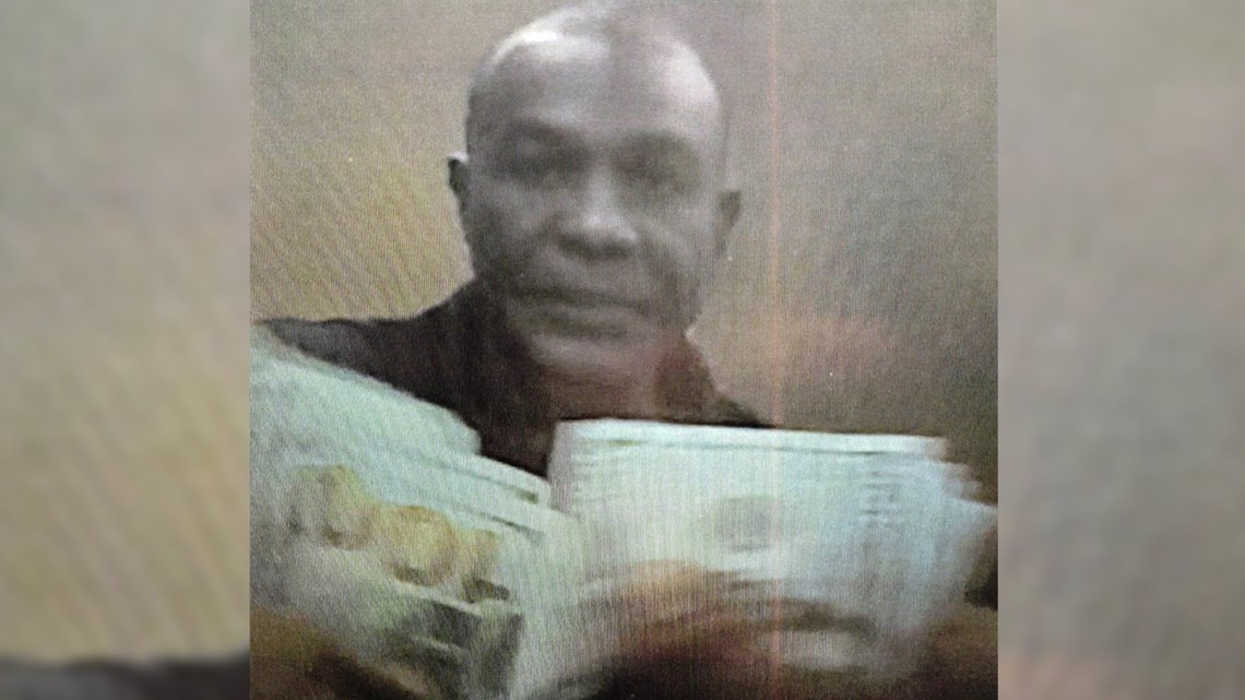 Court photos show St. Louis aldermen taking thousands in bribes - Vimarsana News