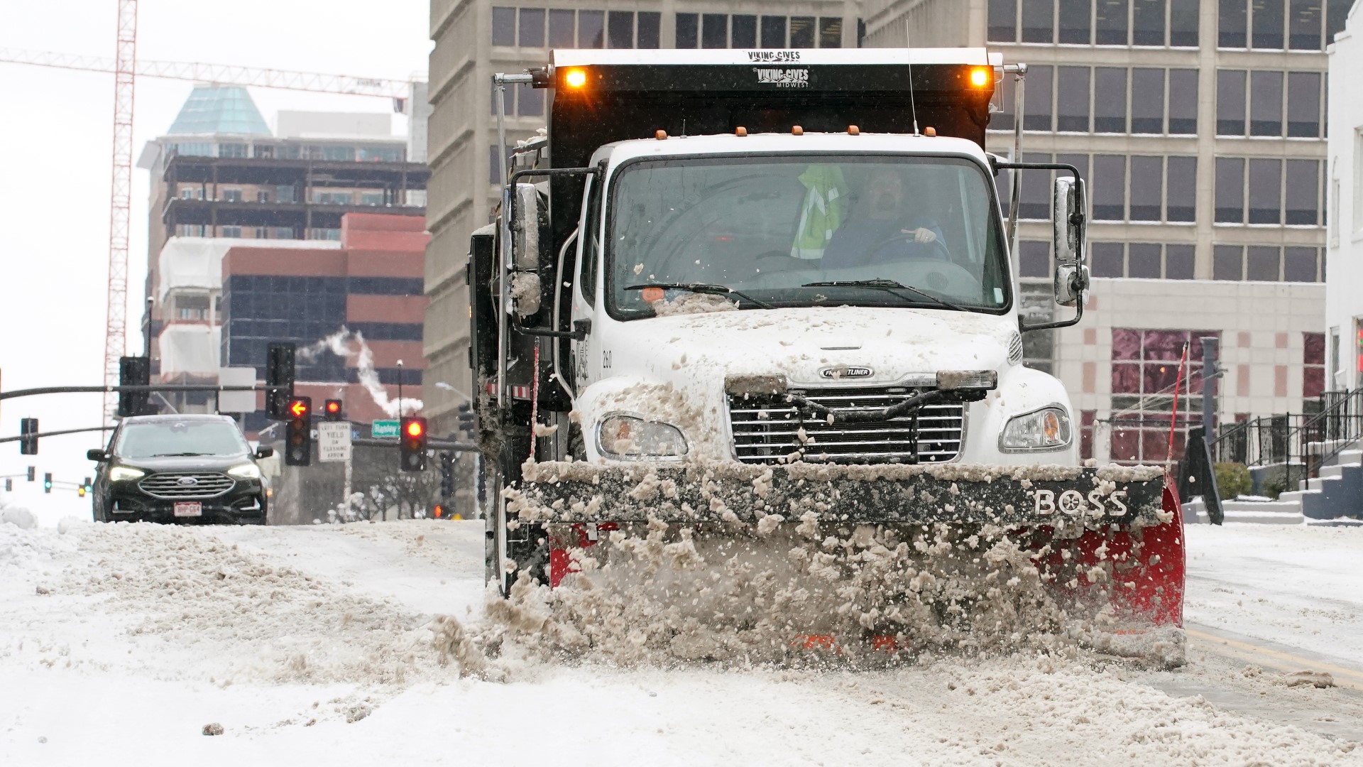 The City of St. Louis described the specifics of the winter storm and the plan to plow snow. The morning rush hour was expected to be messy.
