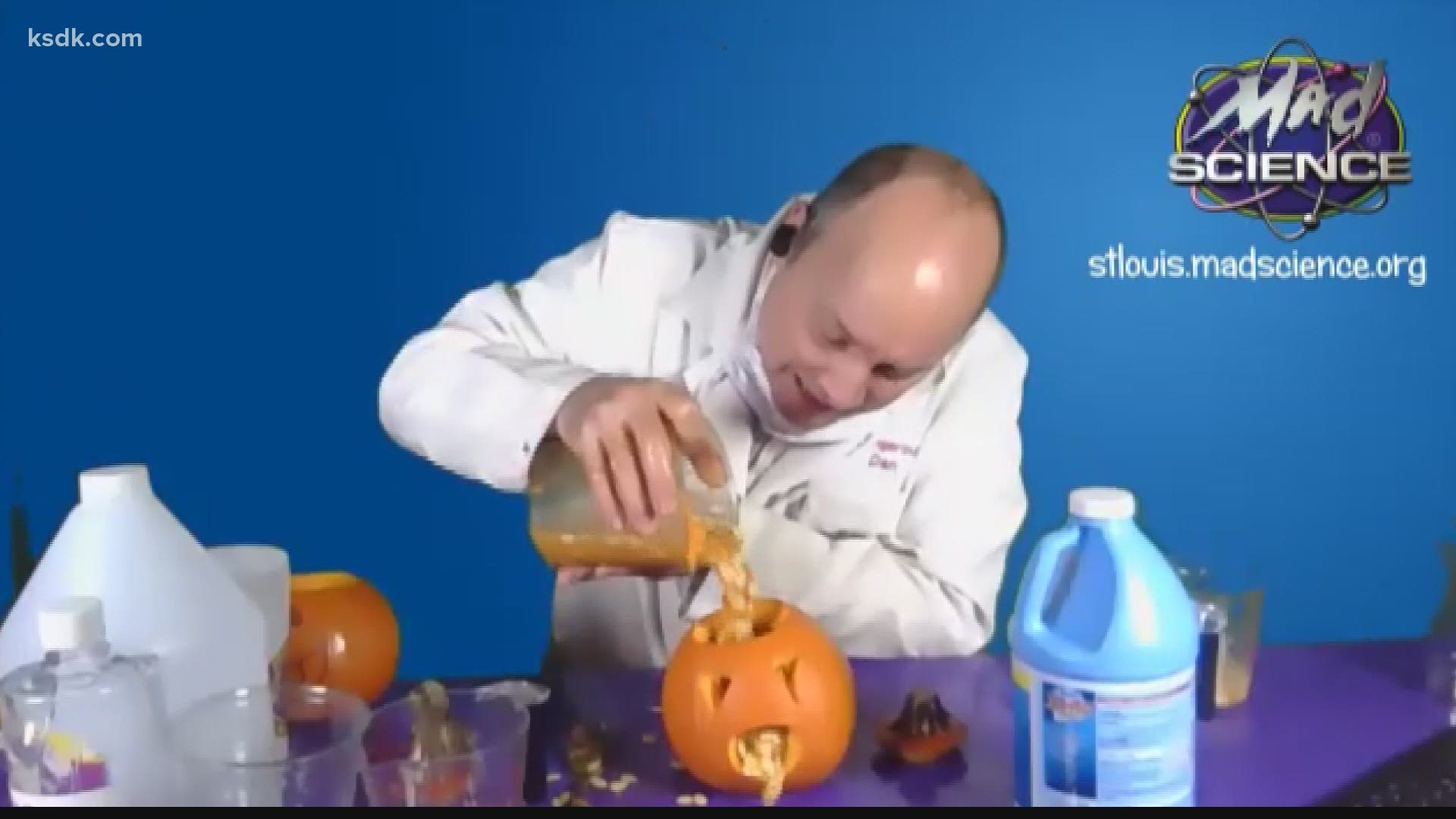 Making pumpkin slime with Mad Science of St. Louis | ksdk.com