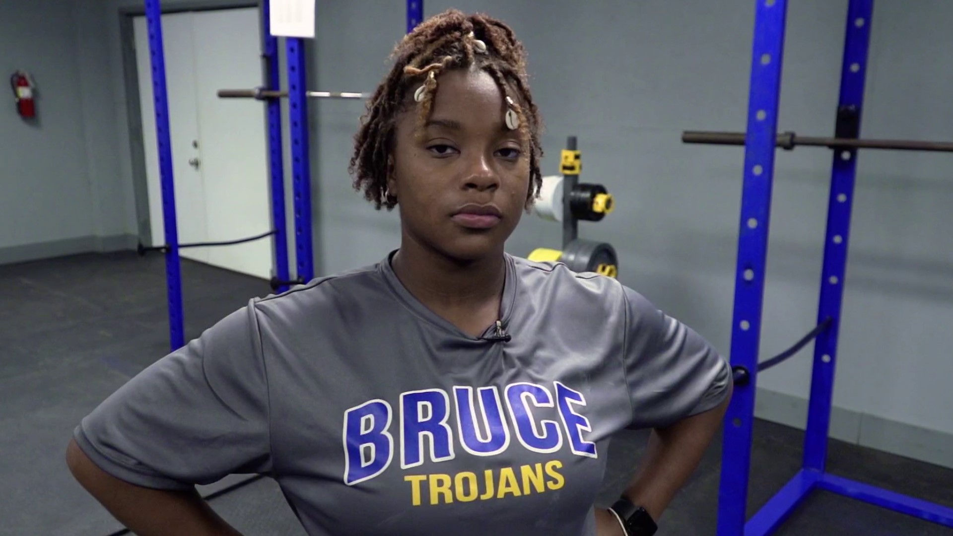Diamond Campbell, 16, was about to be disqualified from her powerlifting championship for having beads in her hair. Her opponents stepped in to help her out.