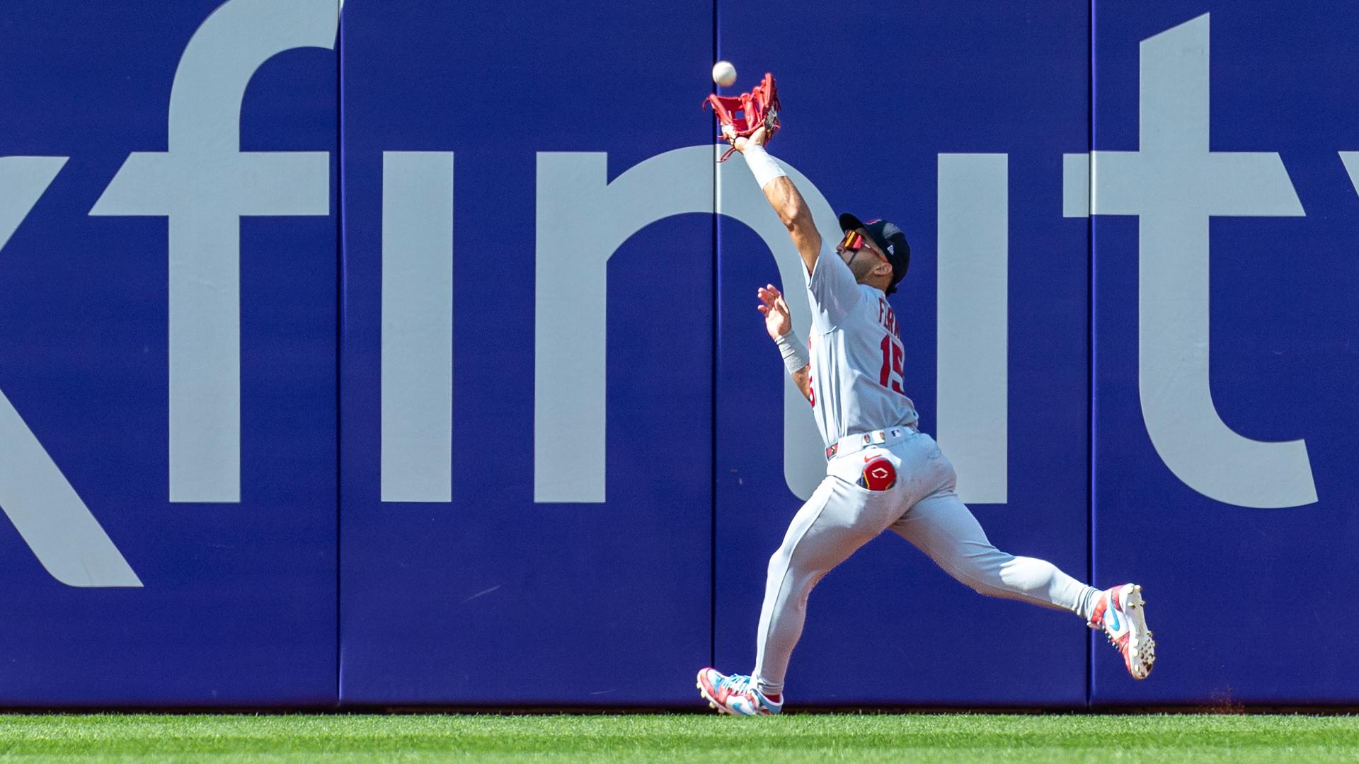 Cardinals’ 4-run lead disappears in stunning loss to Phillies