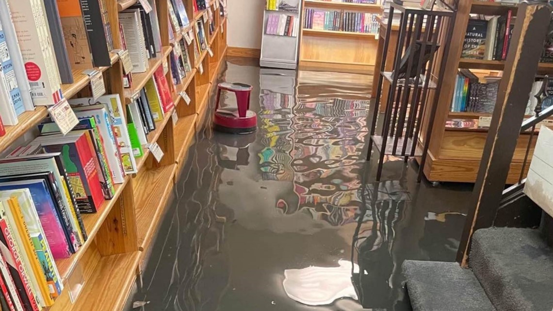 Left Bank Books sees volunteers come to help after flooding - Vimarsana News