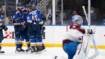 Perron posts 3-point game, Blues beat Avalanche 4-1