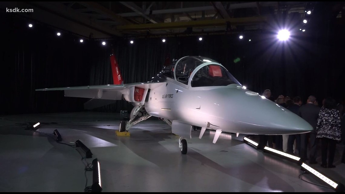 Boeing unveils first new model plane in decades