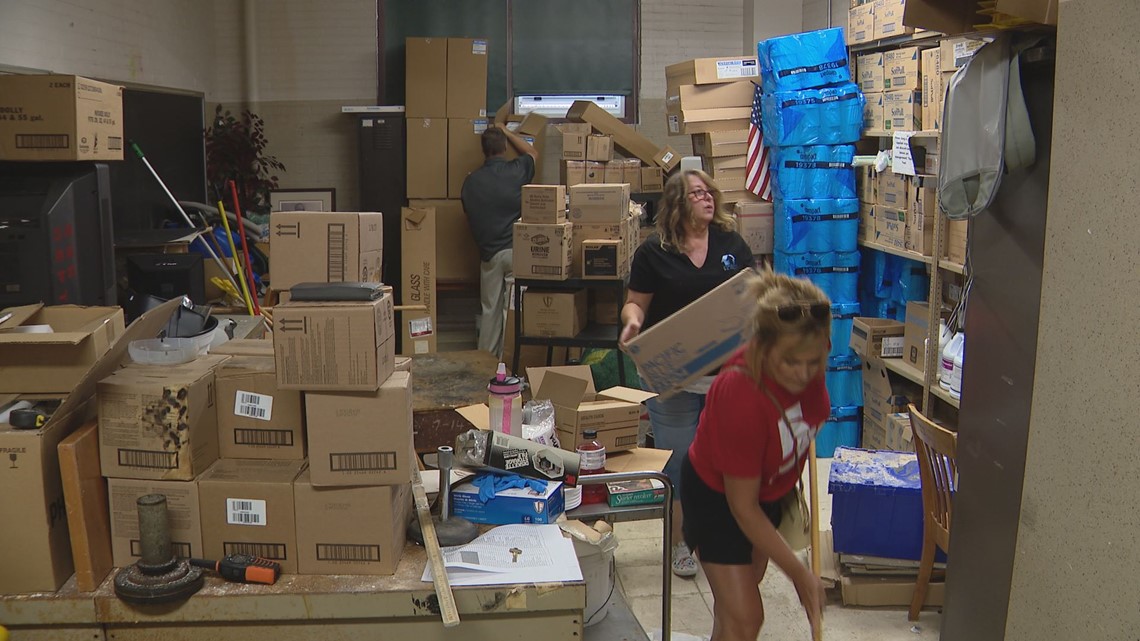 Volunteers beautify Sumner High with the organization 4theVille - Vimarsana News