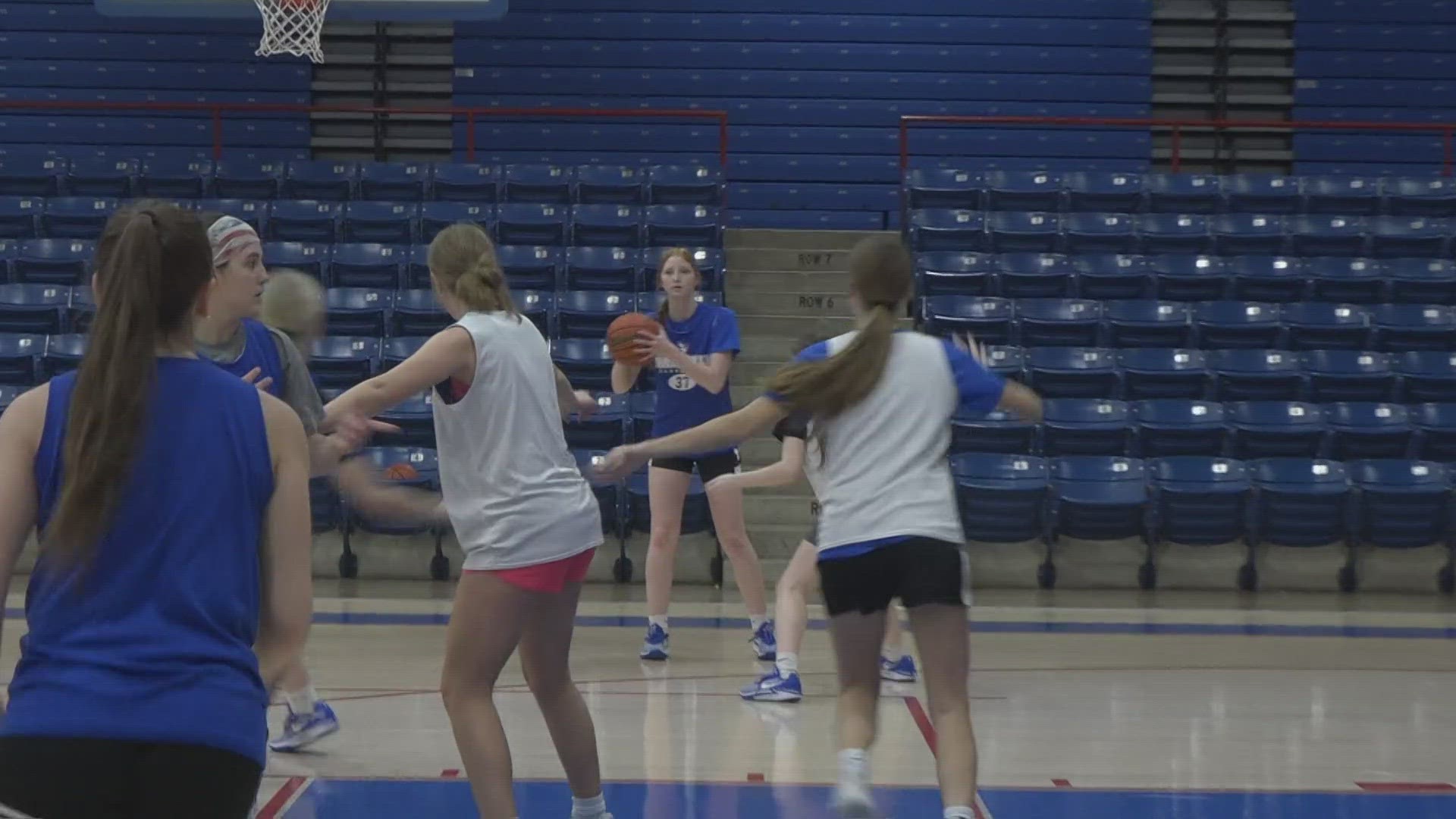 It's a basketball-crazy town full of history, that's looking for its first girls title since 2013. Nashville has played one of the toughest schedules in the state.