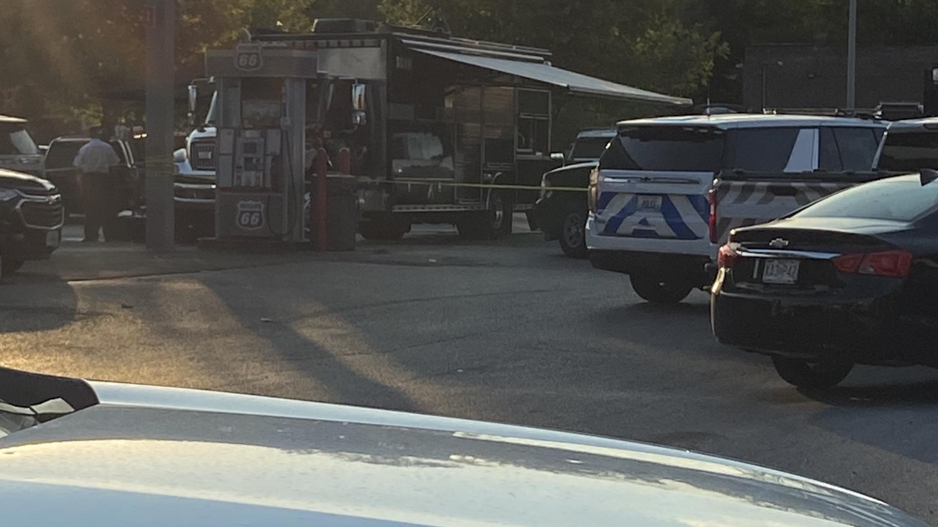 Man barricaded in north St. Louis home, police ask public to avoid area