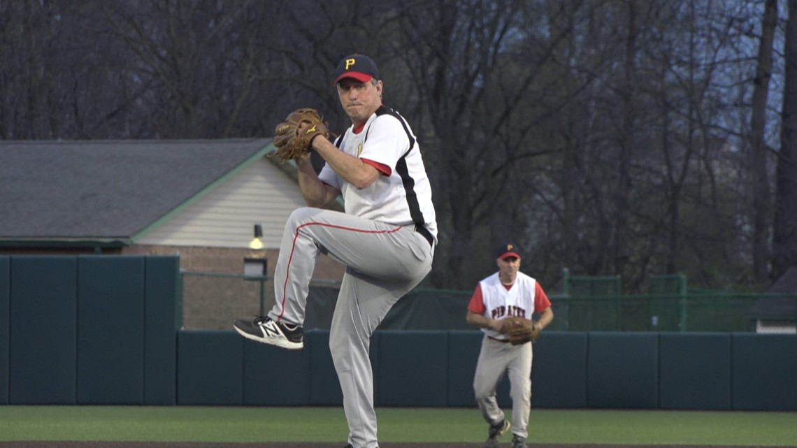 Despite double knee replacements, seniors in St. Louis continue playing