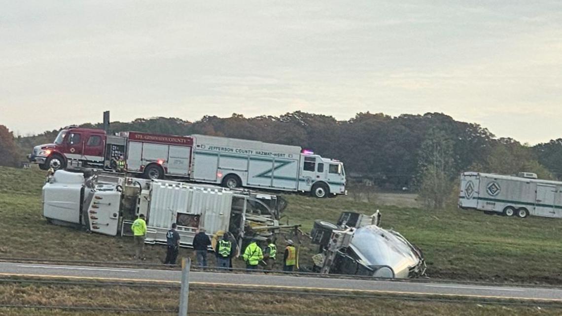NB I-55 reopens after crash, hazardous material spill in Ste. Genevieve County