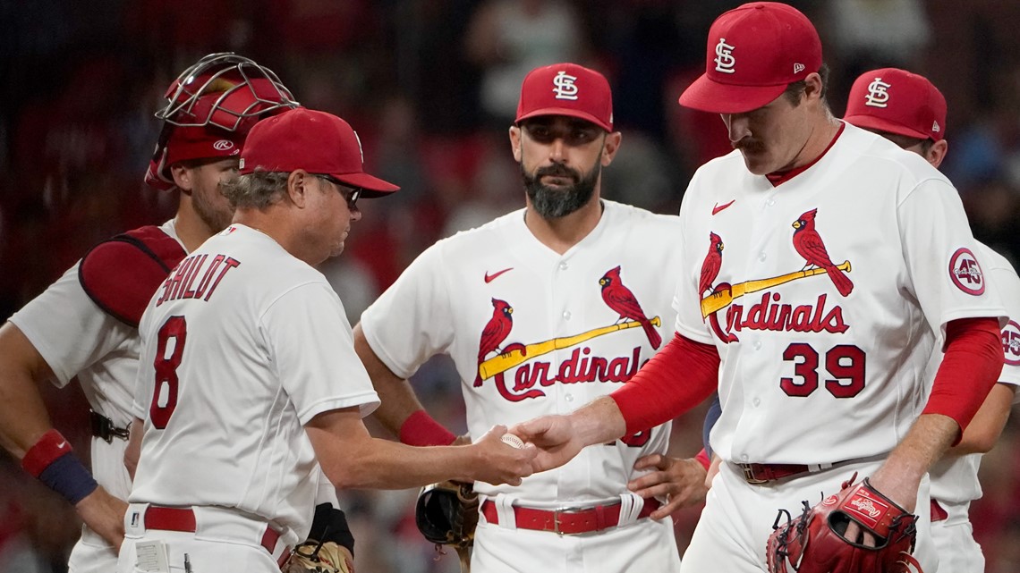 Adam Wainwright's adorable reunion with family on field after Cardinals  clinch Wild Card berth 
