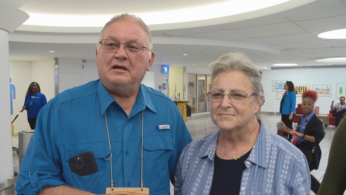 Godfrey couple escapes Israel, lands in St. Louis - Vimarsana News