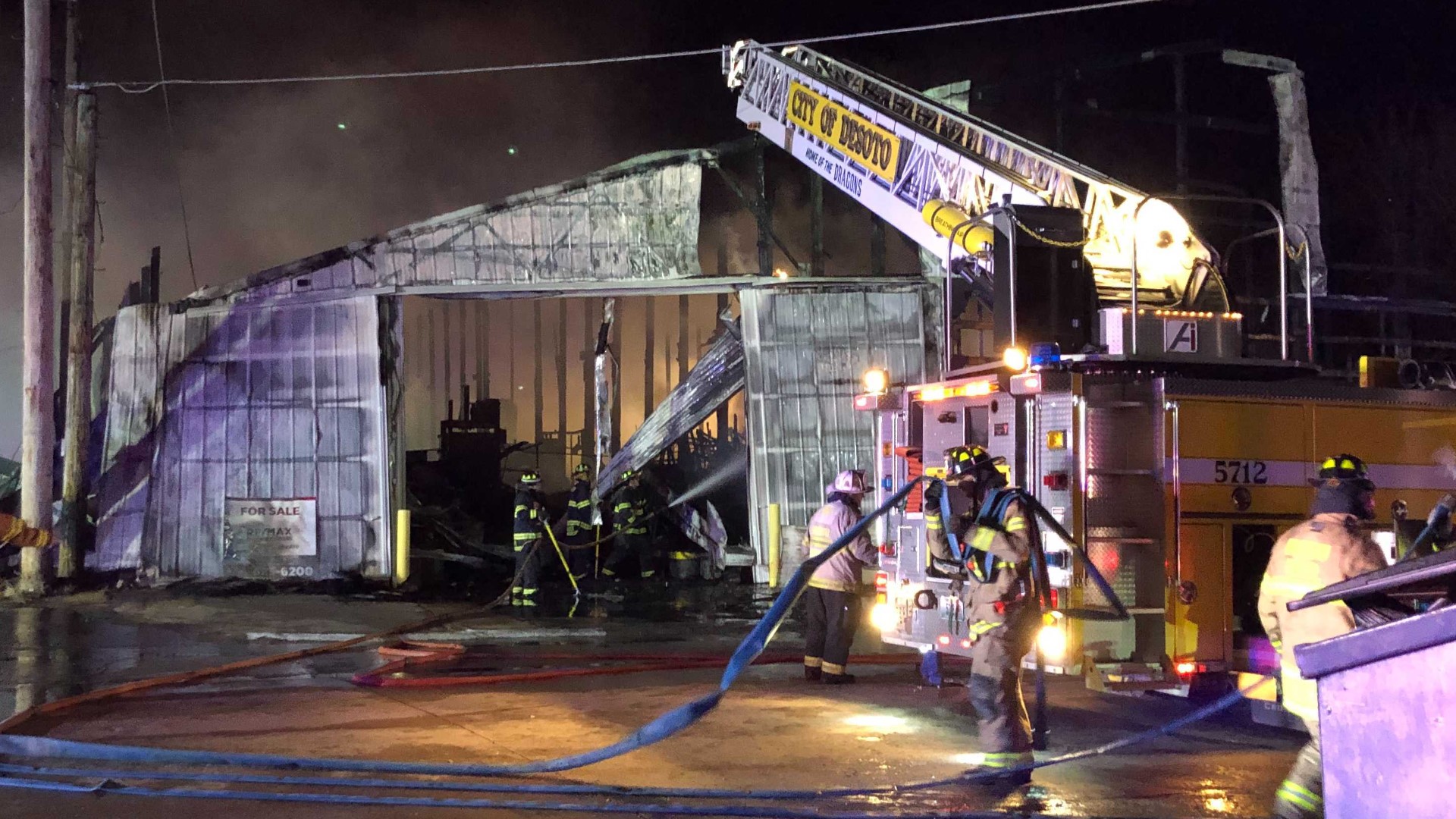 Firefighters battle fire at De Soto, Missouri recycling center