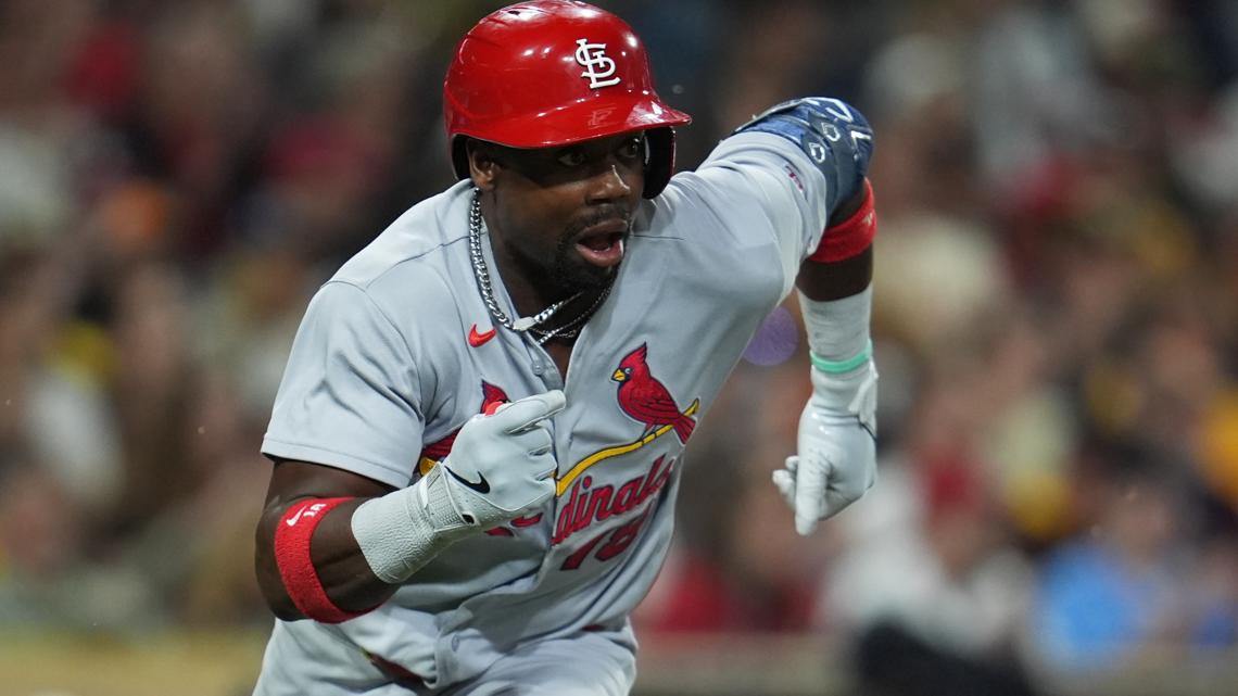Walker, Winn Deliver Late as Cardinals Beat Padres 2-1