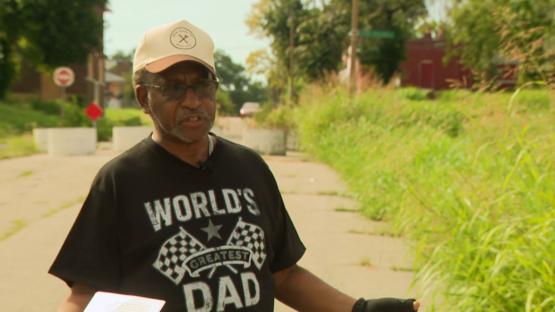 'We're sick of it!': St. Louis homeowner shares growing concerns about overgrown weeds and grass on his street