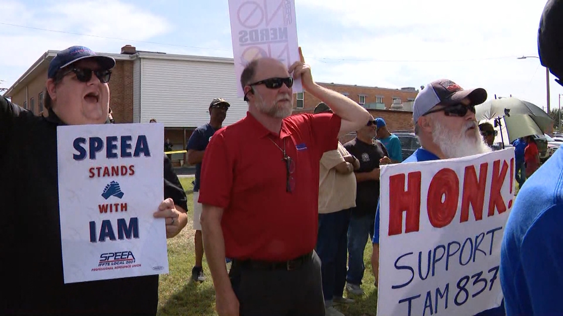 Boeing faces more pressure from Congress as St. Louis workers strike nears three months