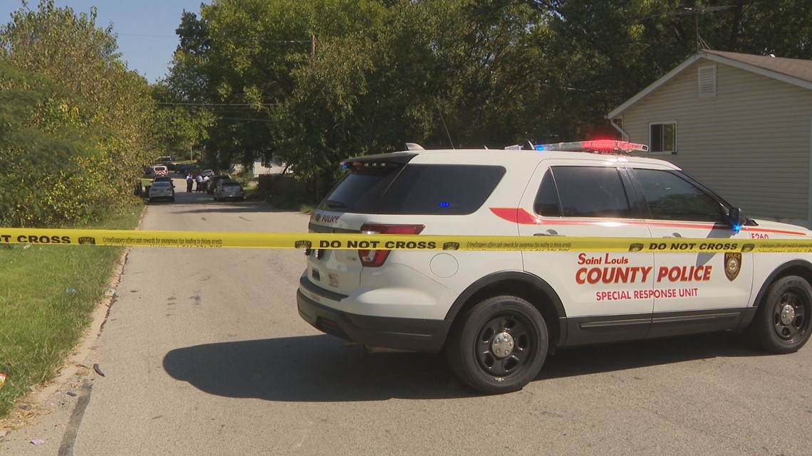 Police say officer shot at, missed man who pointed gun at him | ksdk.com