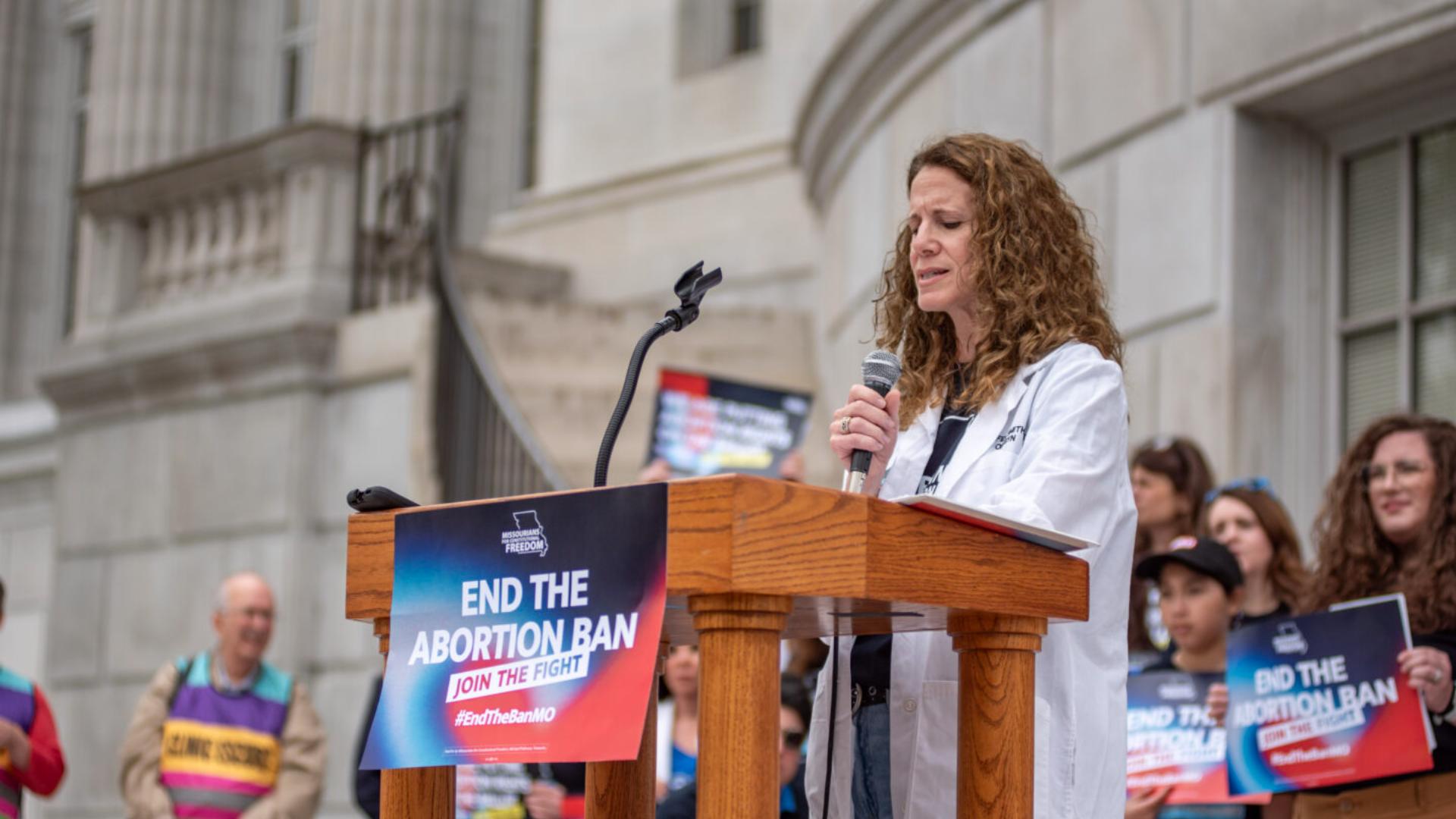 Hundreds of Missouri doctors and medical experts are urging voters to overturn the state's total ban on abortion.