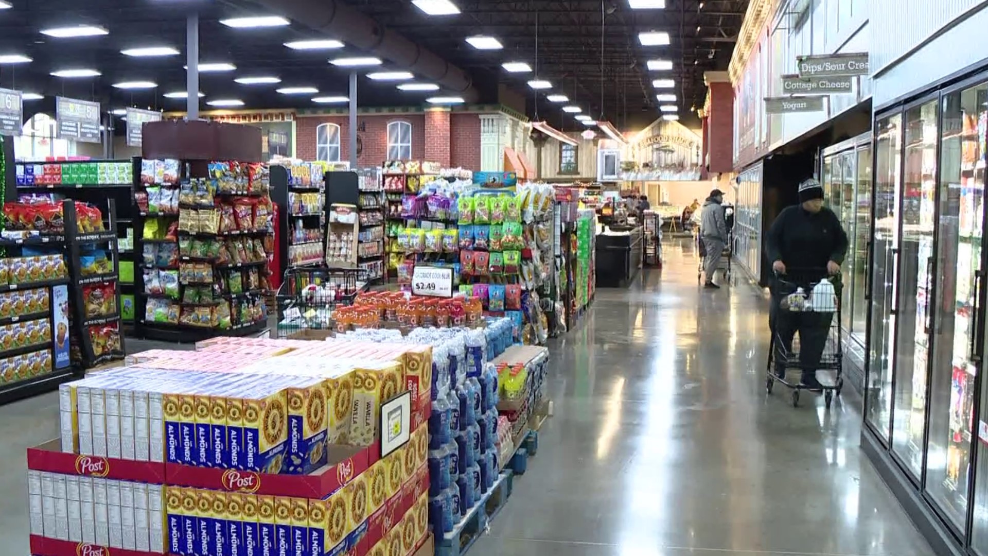 Grocery stores in the St. Louis area have seen a steady crowd come in ahead of the holidays. Many are also preparing for cold temperatures and snow on Thursday.