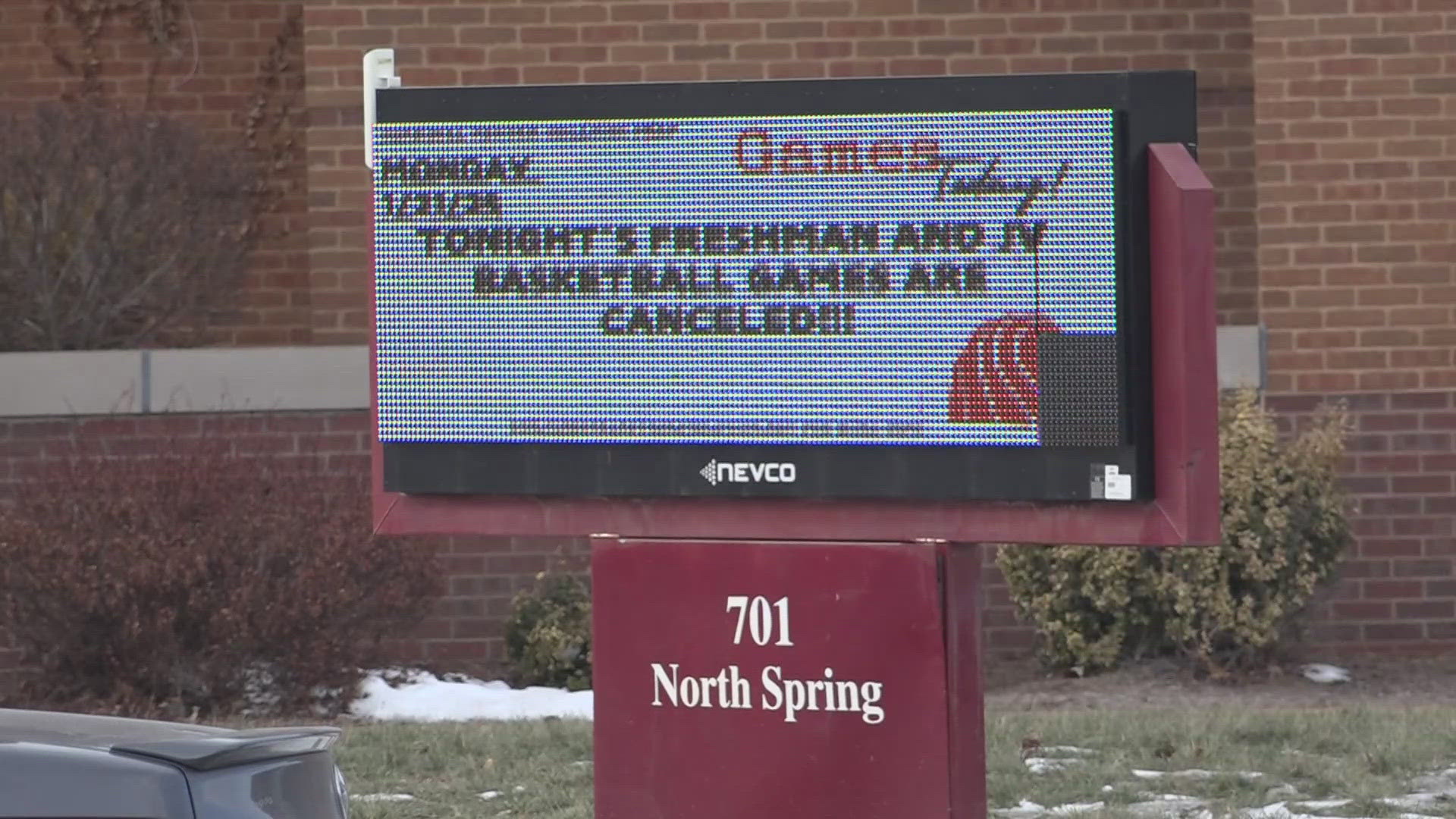 St. Louis police respond to large fight at high school basketball ...