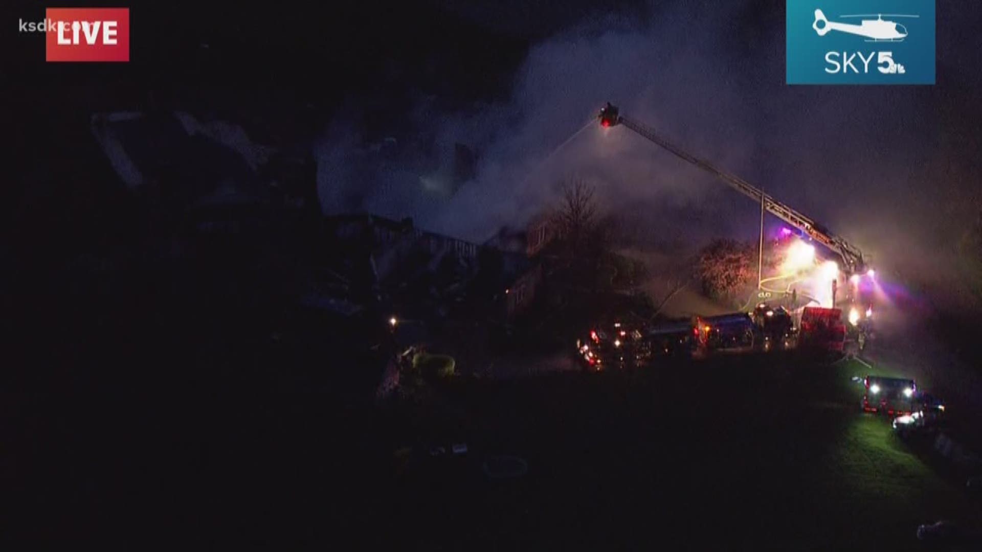 Mansion goes up in flames in Columbia, Ill.