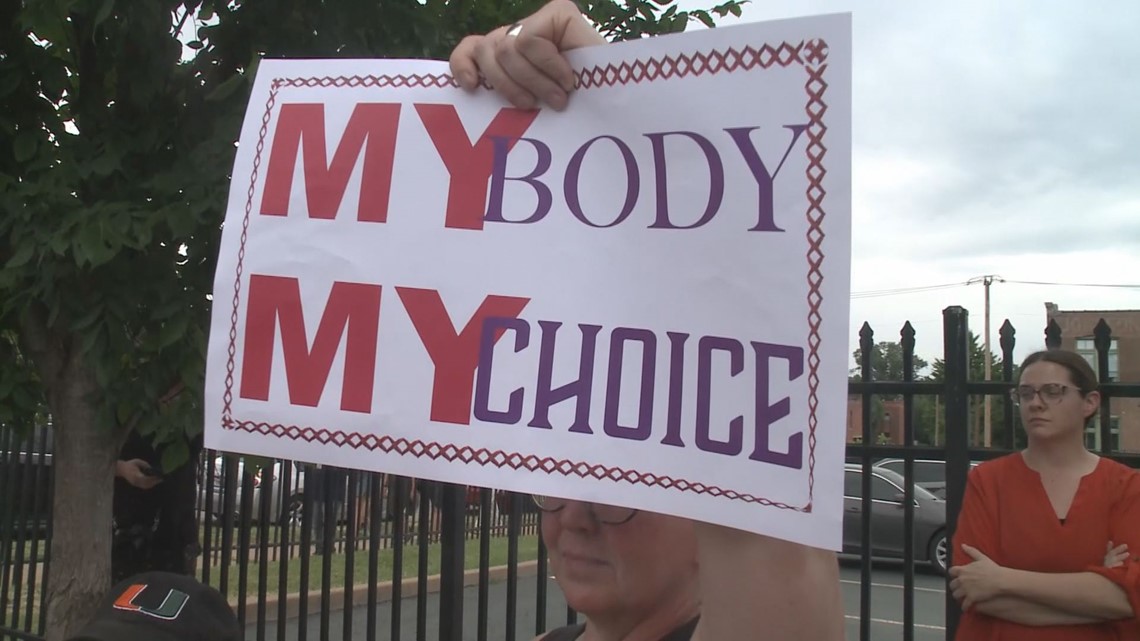 St. Louis legal expert and physician weigh in on Roe decision - Vimarsana News