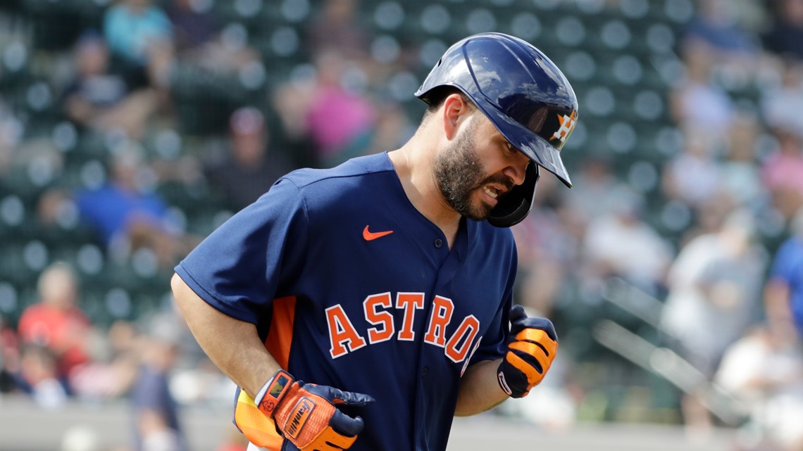 MLB  Altuve nicked by pitch, Astros stars booed on road vs Tigers