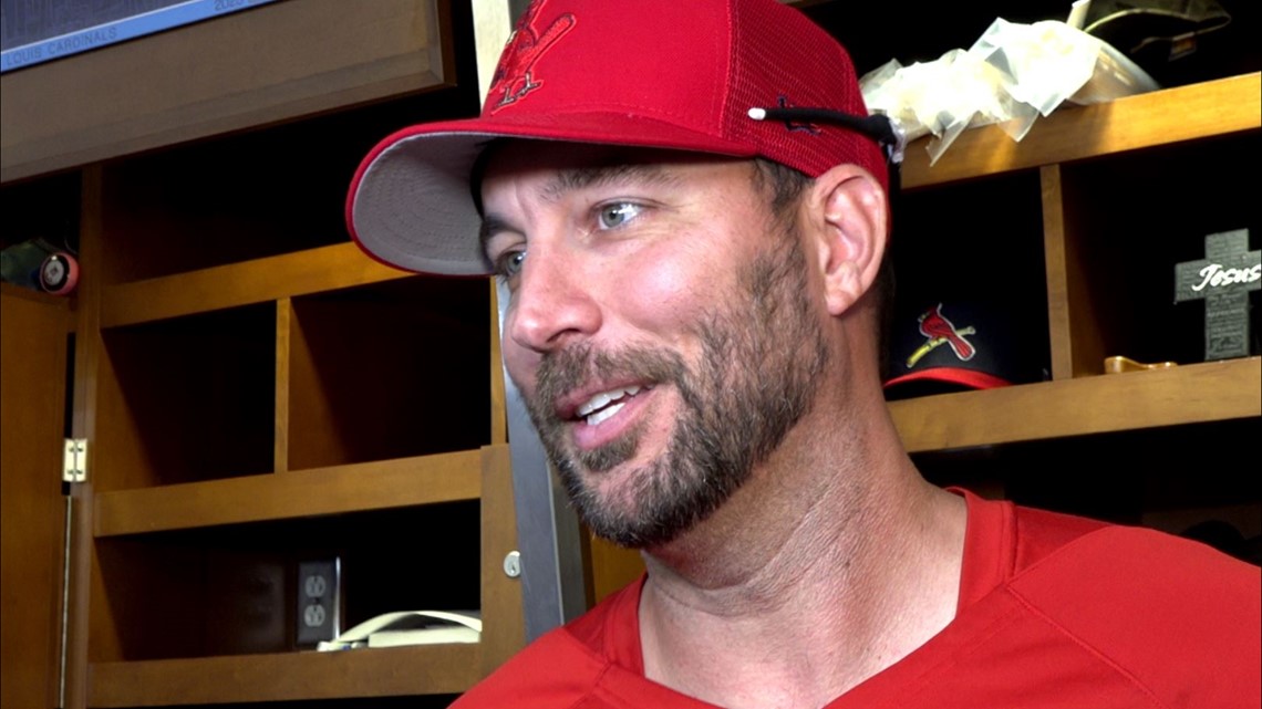 Adam Wainwright put on a mini-concert for #StLouisCardinals fans