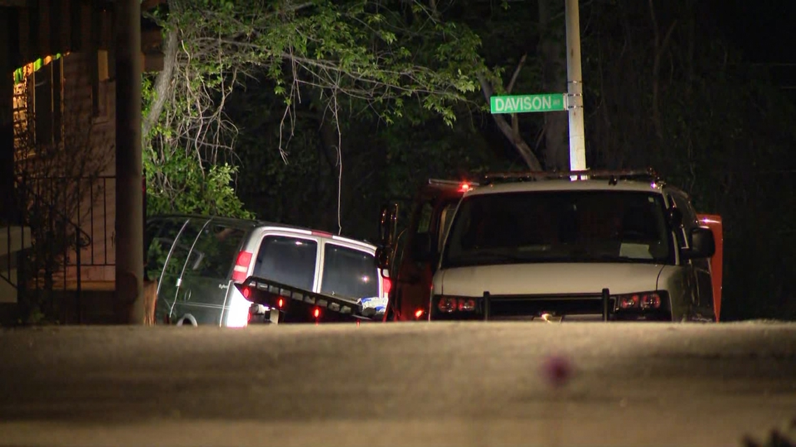 Man found shot inside car in St. Louis | ksdk.com