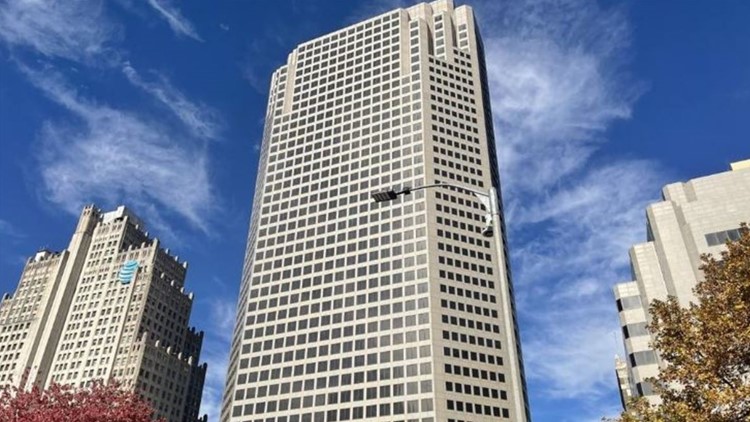 Developers clear hurdle in proposed makeover of vacant AT&T tower