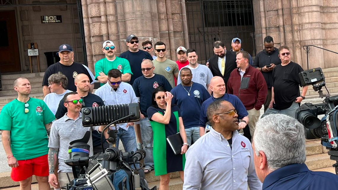 St. Louis first responders react to pay study - Vimarsana News