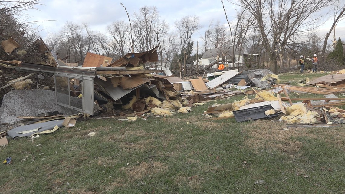 Metro east cleanup continues after tornado | ksdk.com