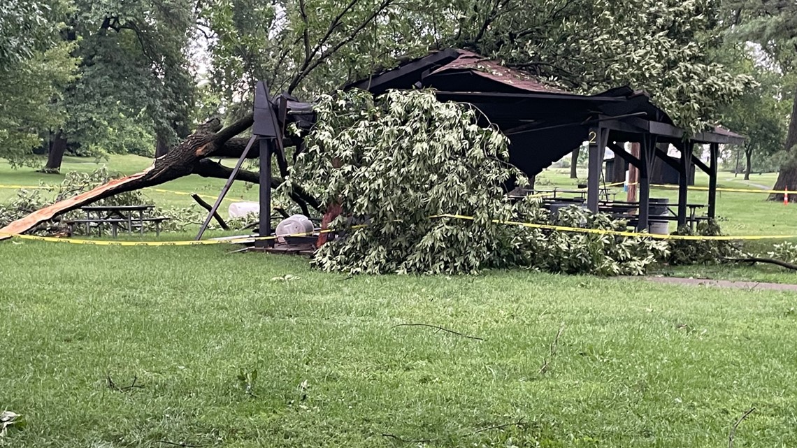 Strong storms causing damage, power outages across St. Louis area - Vimarsana News
