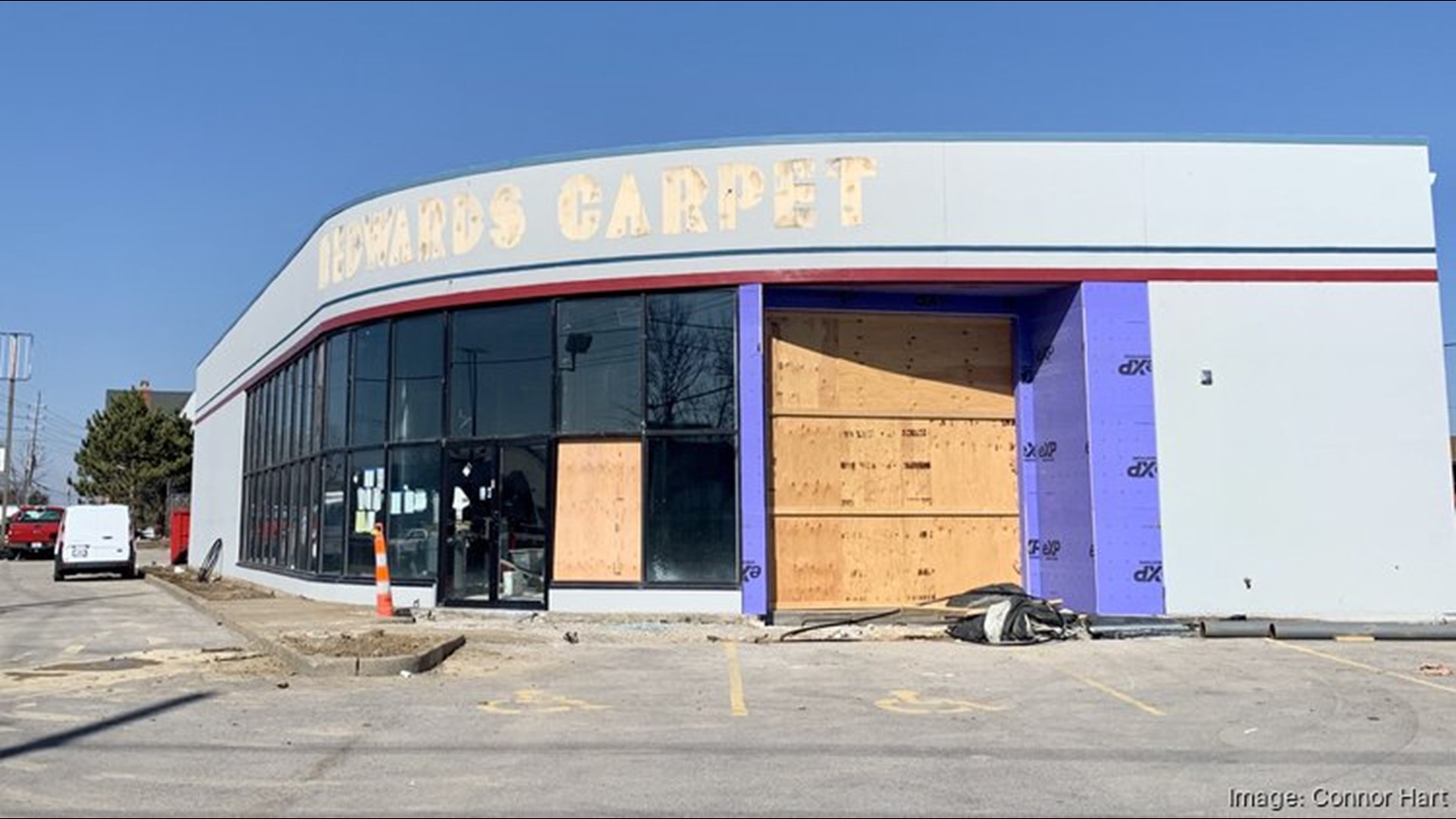 Edwards Carpet & Floor Center quietly closes its stores